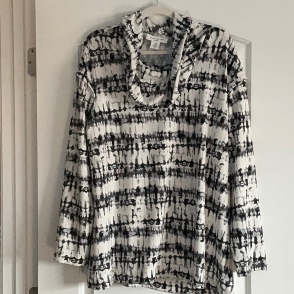 Women’s black and white shirt with cowl neck